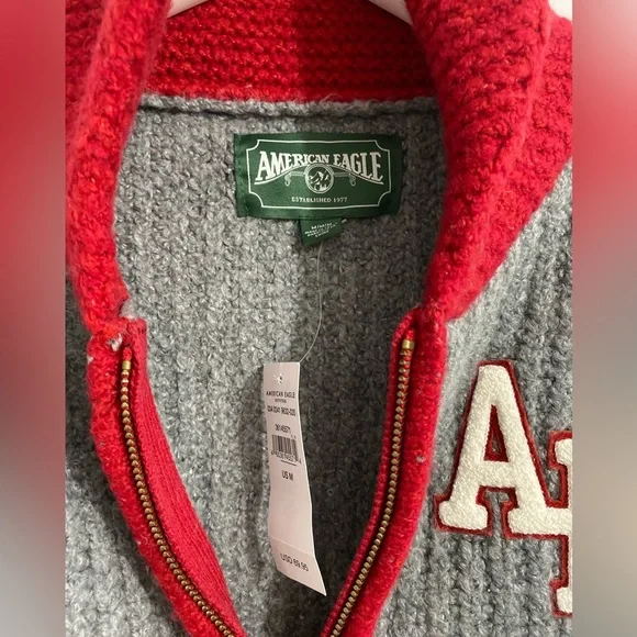 American Eagle Sweater - Picture 4 of 9